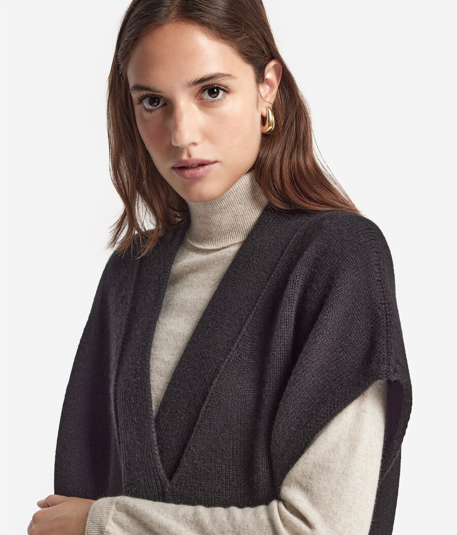 ultramjuk cashmere crossover cape