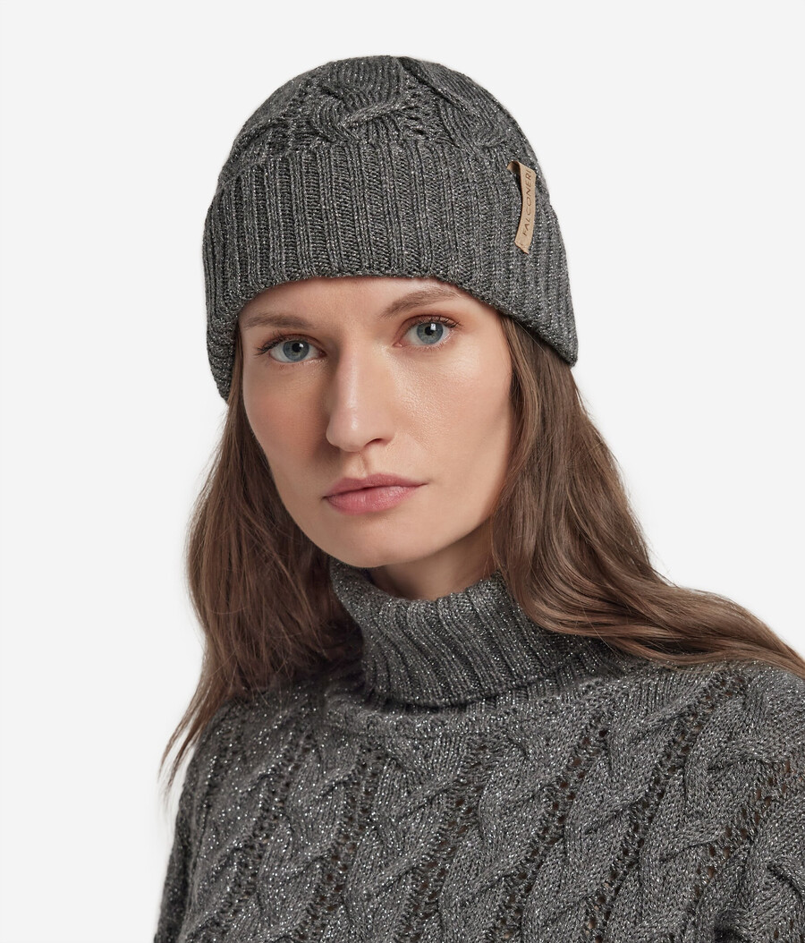 lamé ullmössa med kabelstickning