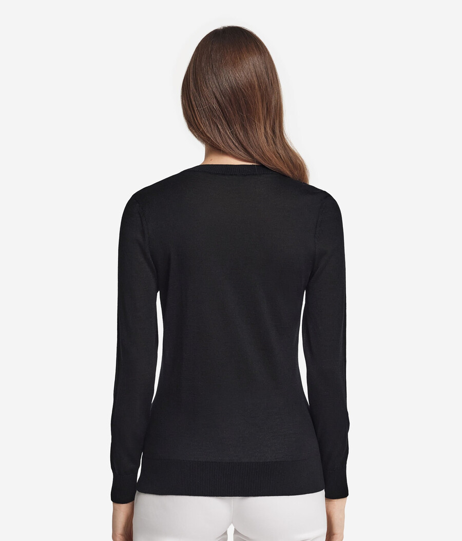 rund halsringning i kashmir och siden