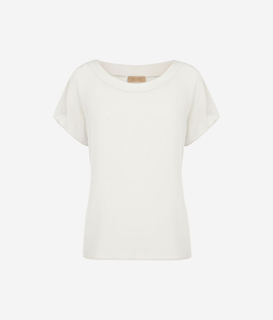 t-shirt med båtringning i siden och modal
