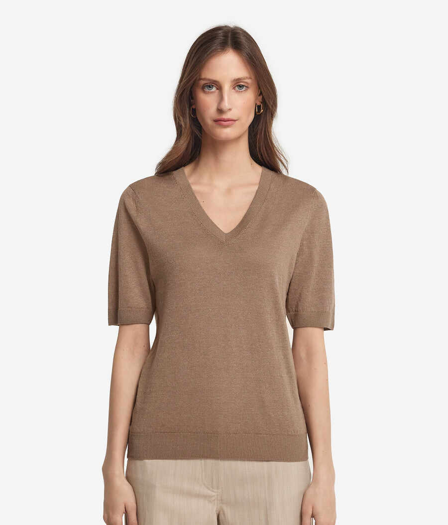 v-ringad t-shirt i linne och bomull