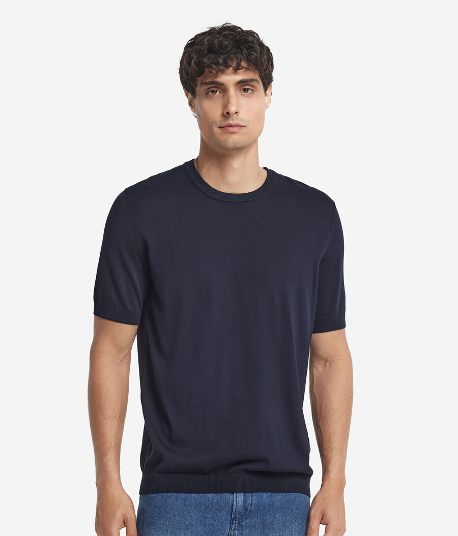 kortärmad t-shirt i fräsch bomull med rund hals