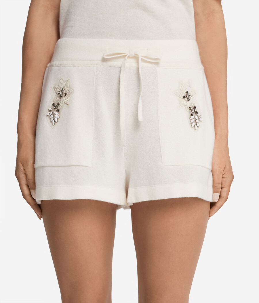 kashmirshorts med blombroderi