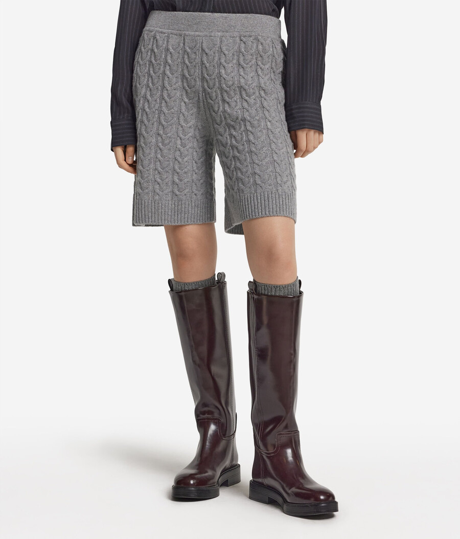 ultramjuka kashmirshorts med kabelstickning